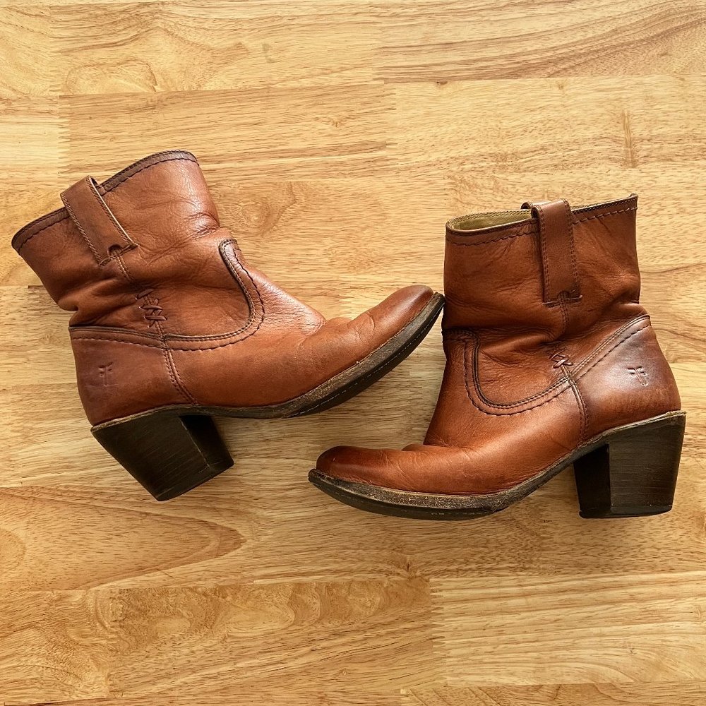 Frye Carmen Pull-On Leather Boots
